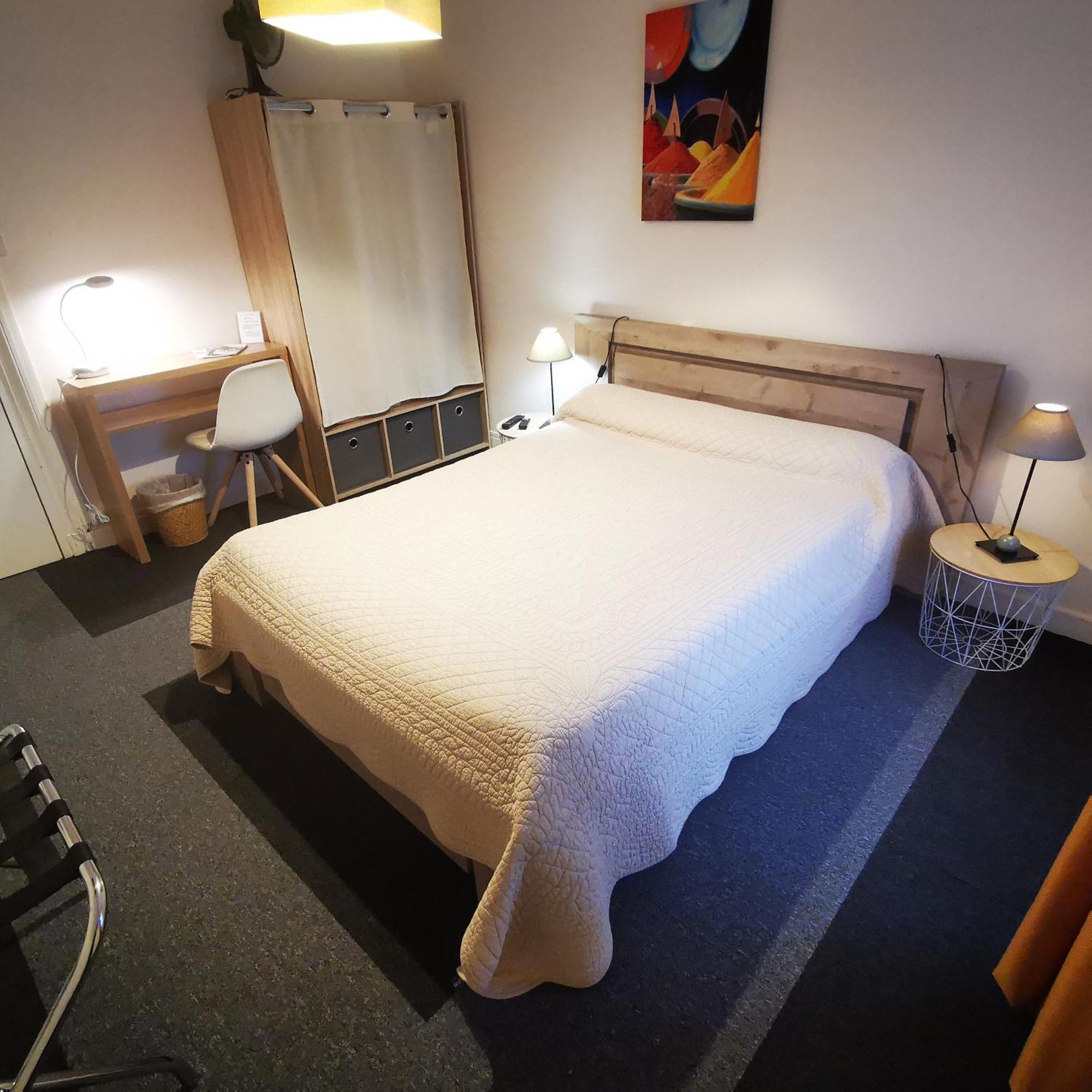 Logis Hotel & Restaurant Le Saint Savinien Eksteriør bilde